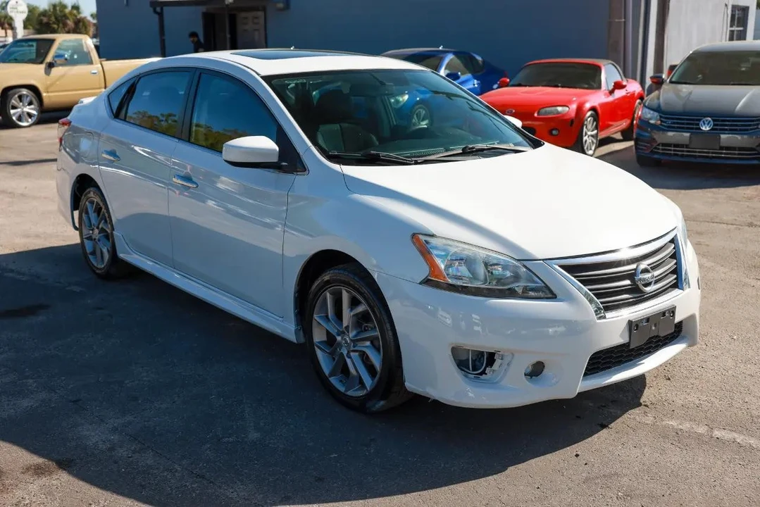 2014 Nissan Sentra 7th Gen - Image 15 of 21