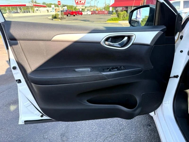 2014 Nissan Sentra 7th Gen - Image 11 of 12