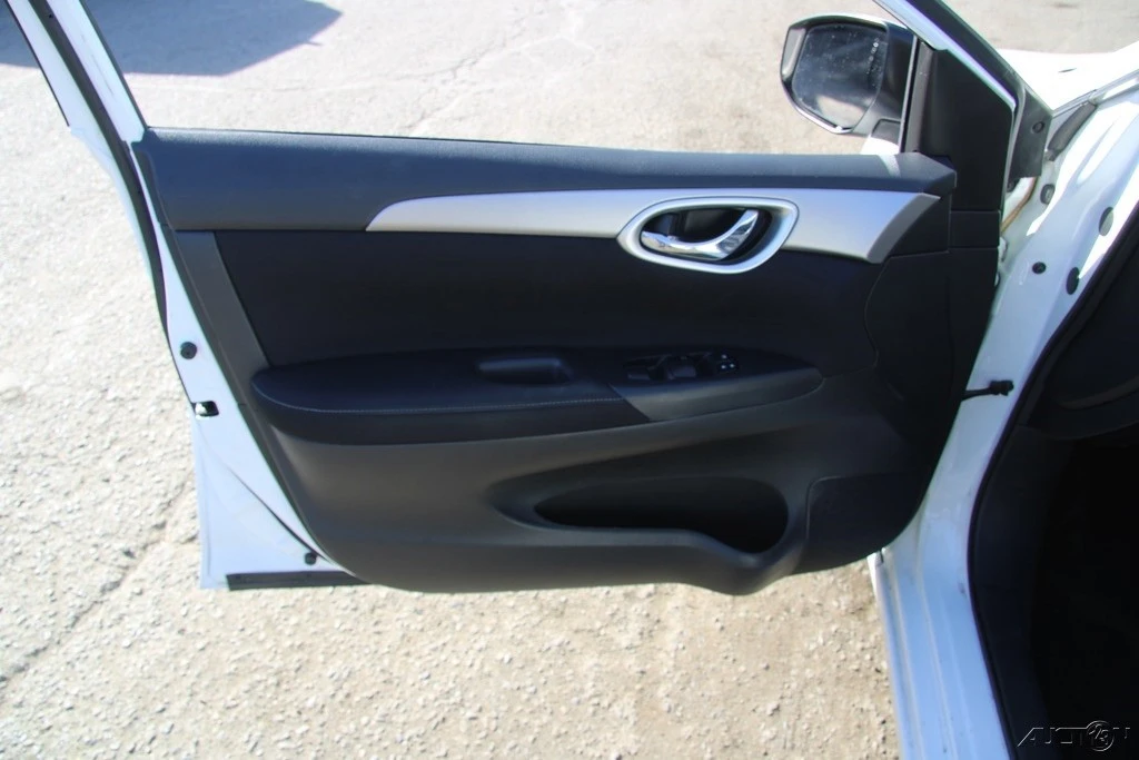 2014 Nissan Sentra 7th Gen - Image 11 of 21