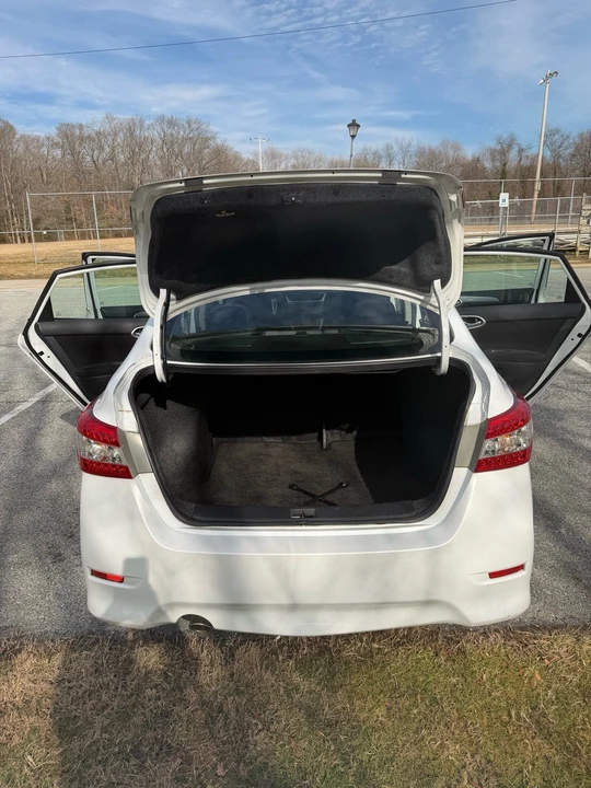 2014 Nissan Sentra 7th Gen - Image 4 of 9