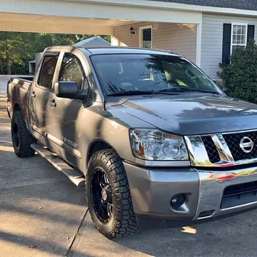 2014 Nissan Titan SV