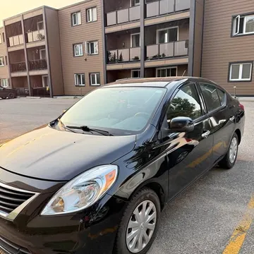 2014 Nissan Versa SV