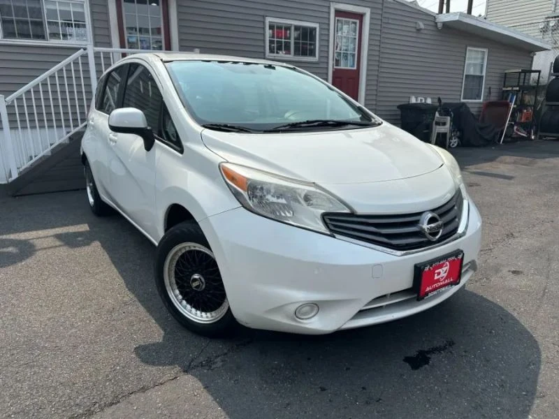 2014 Nissan Versa - Image 3 of 12