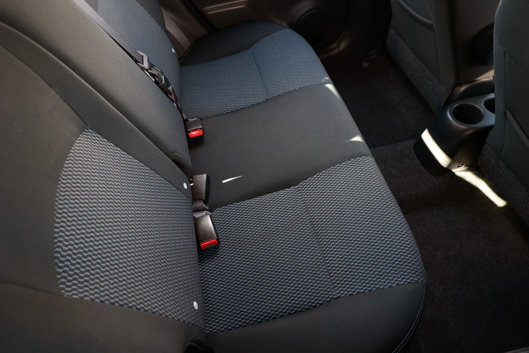 2014 Nissan Versa - Image 12 of 21