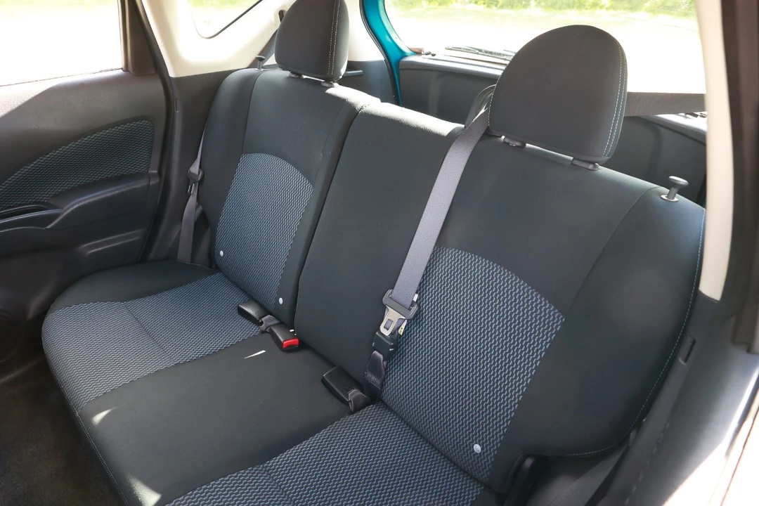 2014 Nissan Versa - Image 8 of 12