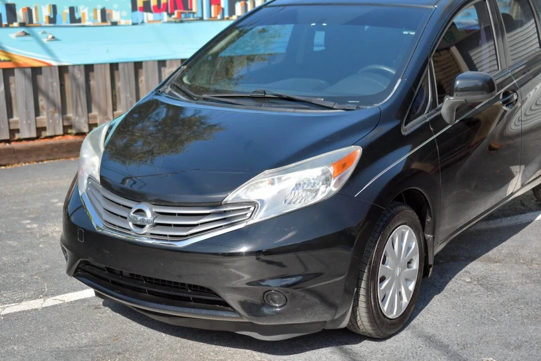 2014 Nissan Versa - Image 4 of 12