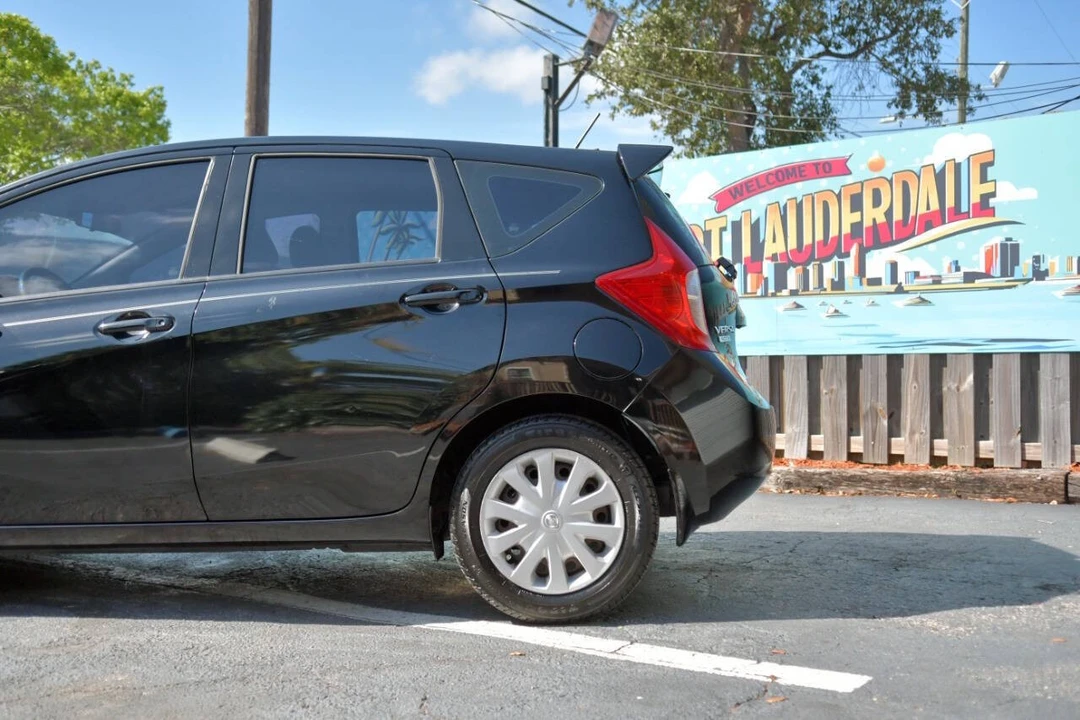 2014 Nissan Versa - Image 8 of 12