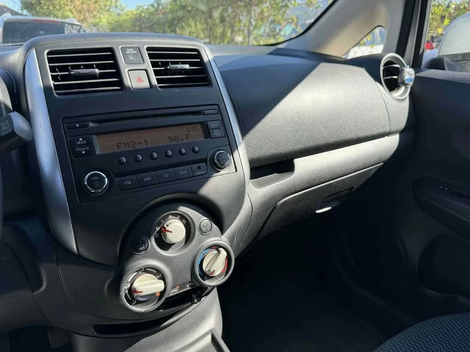 2014 Nissan Versa - Image 7 of 12