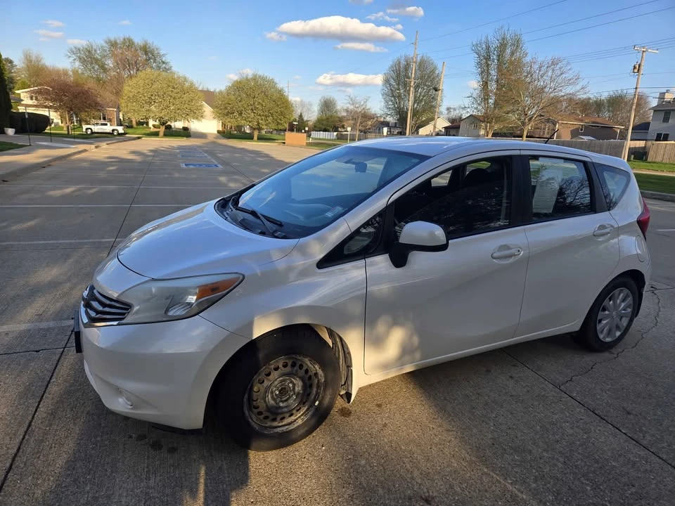 2014 Nissan Versa - Image 2 of 15