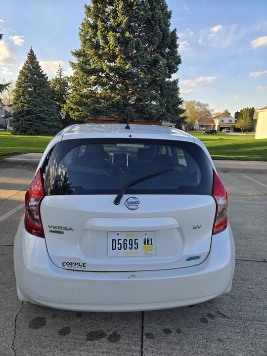 2014 Nissan Versa - Image 5 of 15