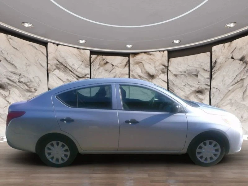 2014 Nissan Versa - Image 6 of 12