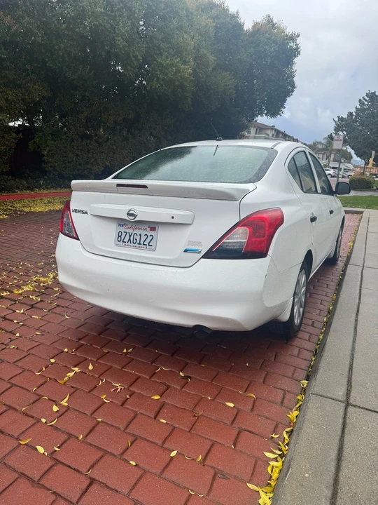 2014 Nissan Versa - Image 3 of 4