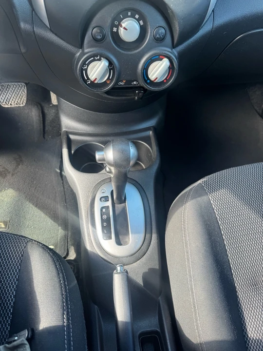 2014 Nissan Versa - Image 11 of 13