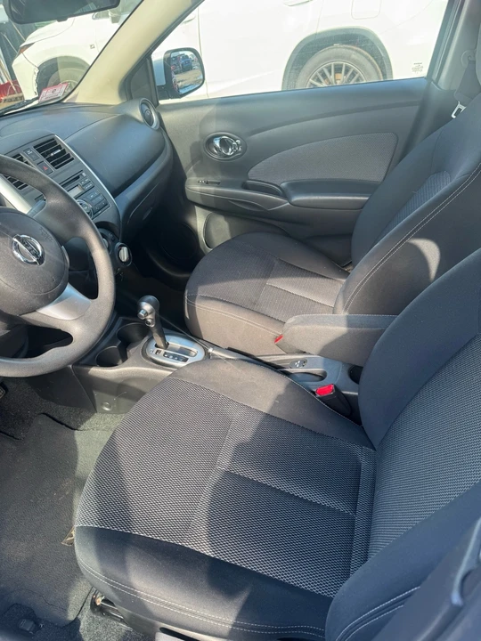 2014 Nissan Versa - Image 10 of 13