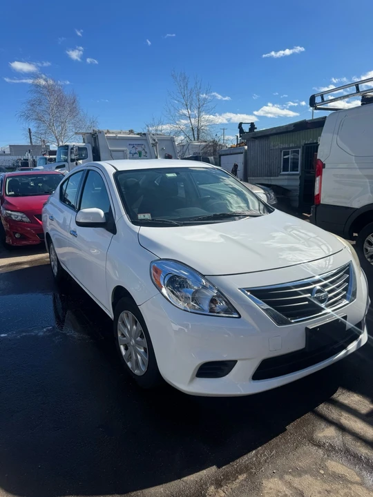 2014 Nissan Versa - Image 2 of 13