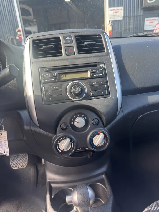 2014 Nissan Versa - Image 8 of 12