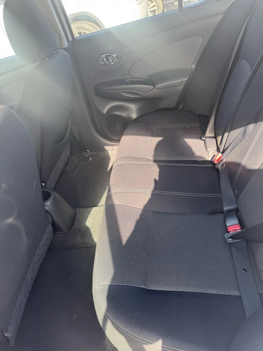 2014 Nissan Versa - Image 5 of 12