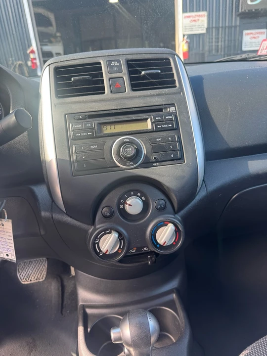 2014 Nissan Versa - Image 8 of 13