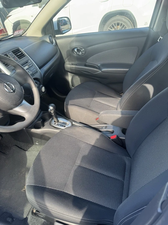 2014 Nissan Versa - Image 7 of 12