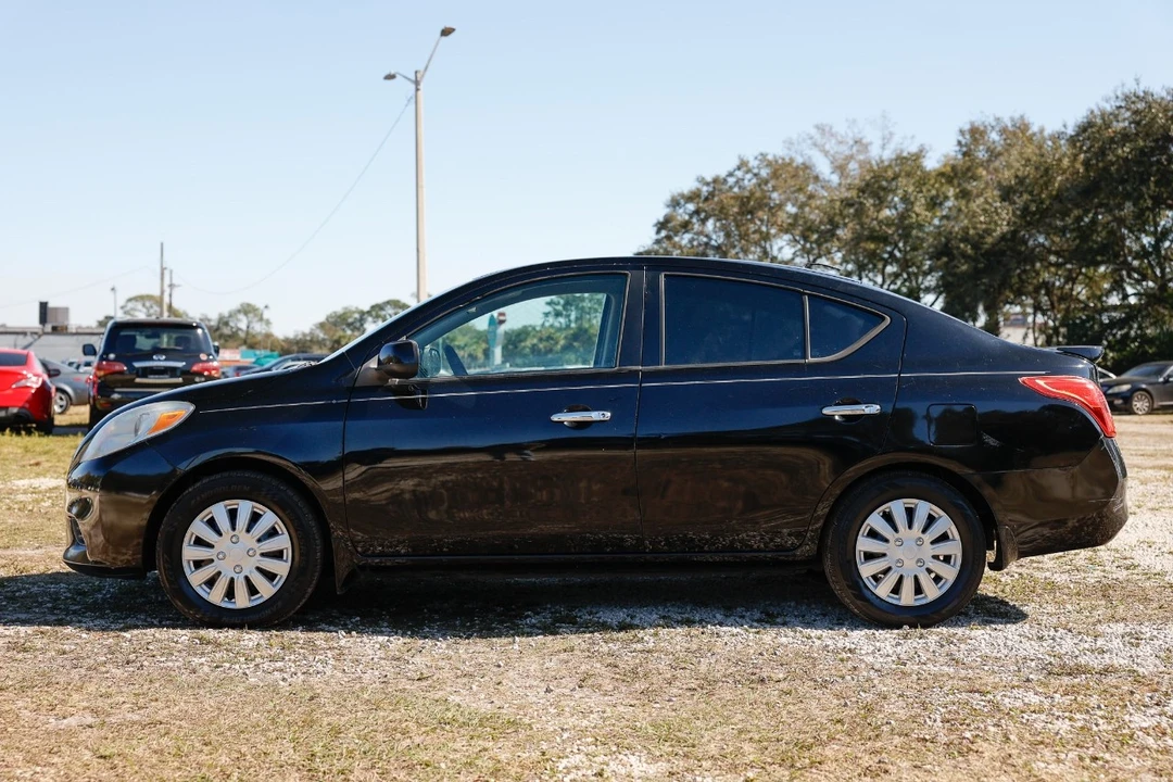 2014 Nissan Versa - Image 3 of 12