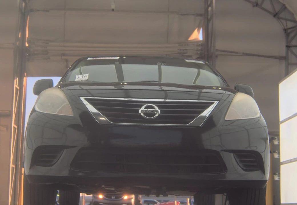 2014 Nissan Versa - Image 8 of 12
