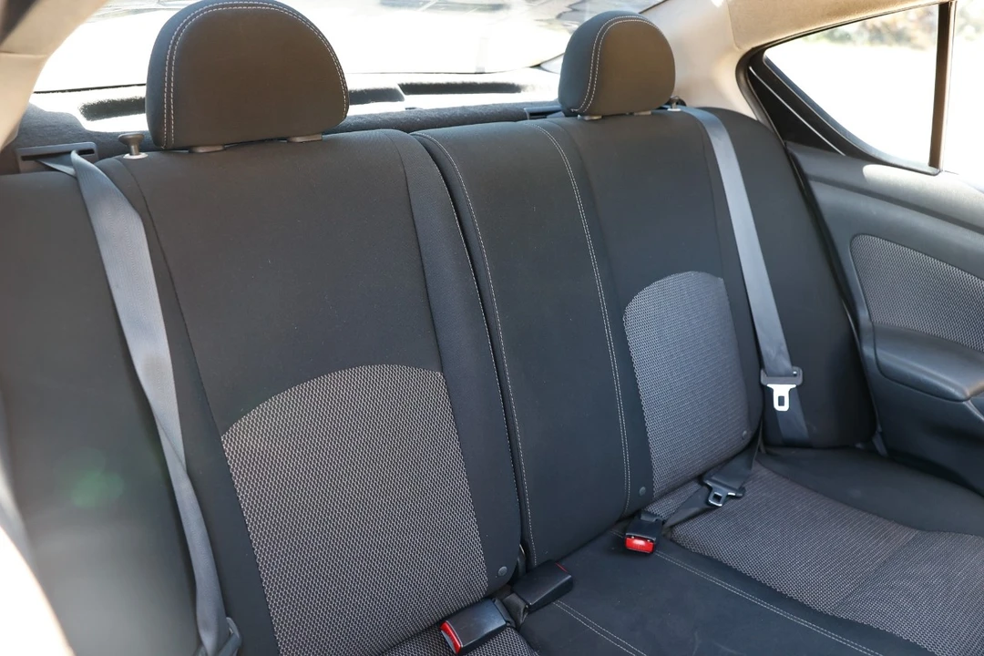 2014 Nissan Versa - Image 14 of 21