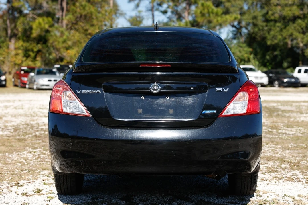 2014 Nissan Versa - Image 7 of 12