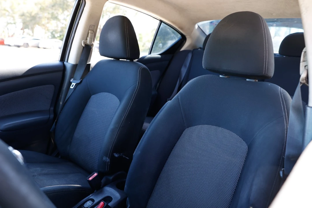 2014 Nissan Versa - Image 6 of 12