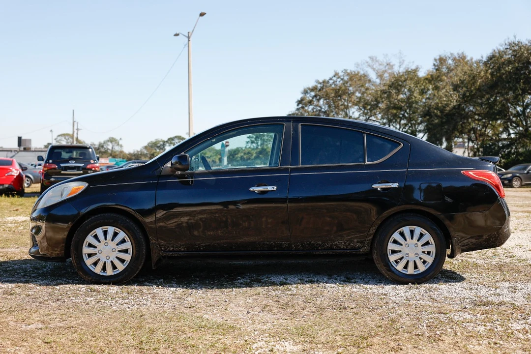 2014 Nissan Versa - Image 3 of 12