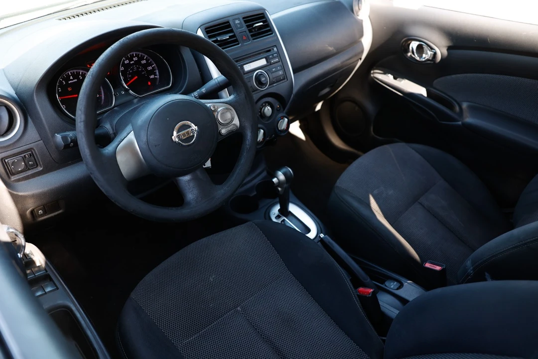 2014 Nissan Versa - Image 4 of 12