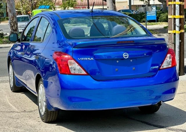 2014 Nissan Versa - Image 9 of 14
