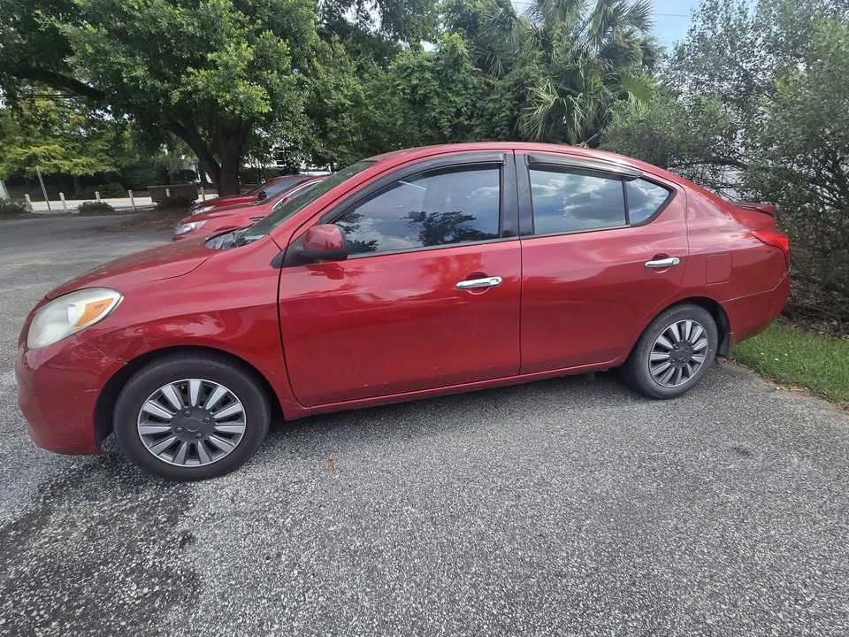 2014 Nissan Versa - Image 5 of 11