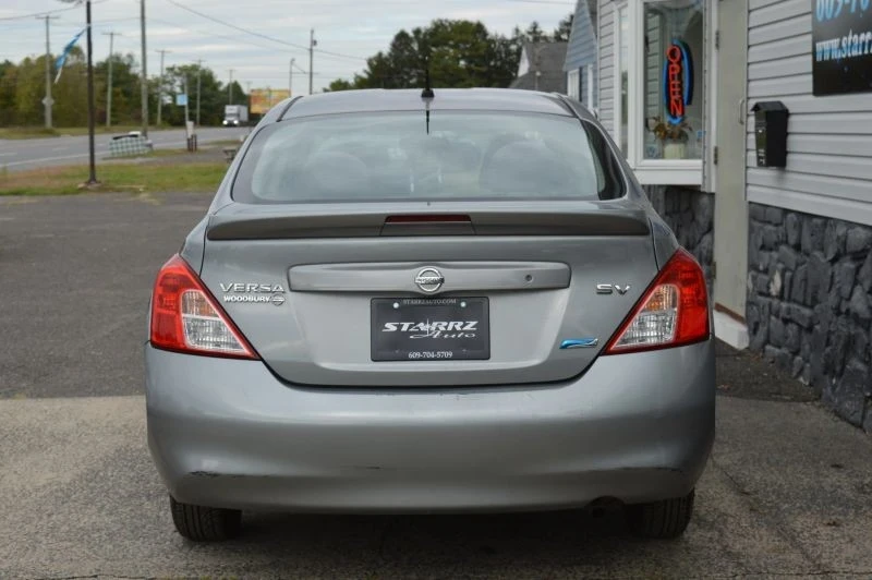 2014 Nissan Versa - Image 4 of 12