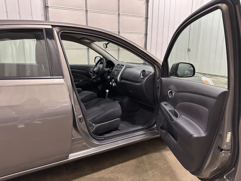 2014 Nissan Versa - Image 17 of 21
