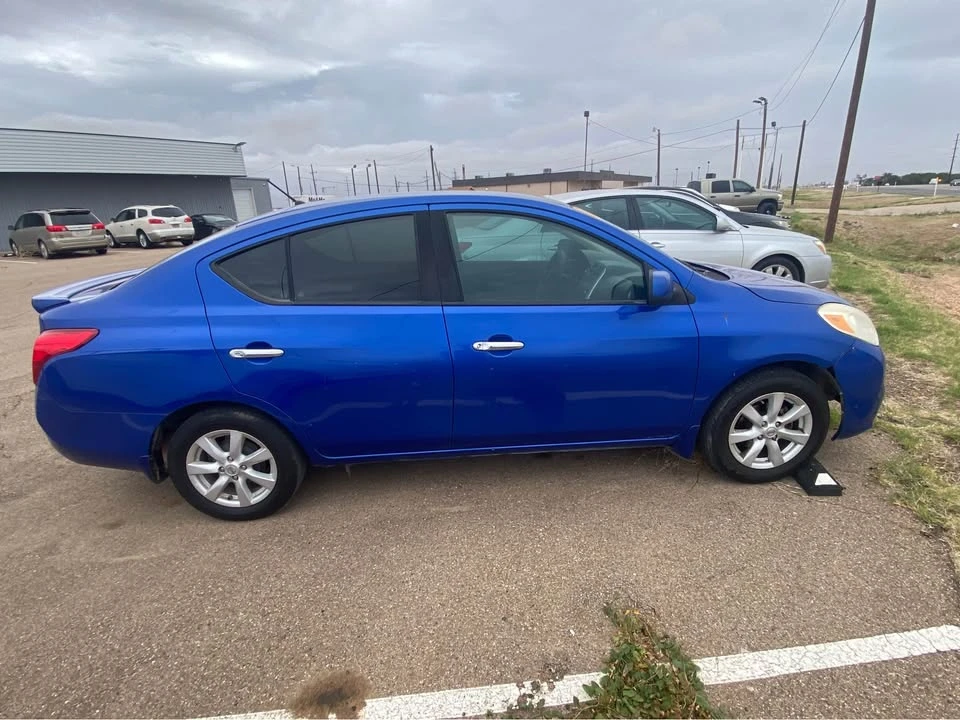 2014 Nissan Versa - Image 2 of 7