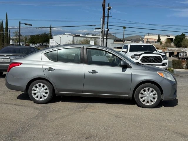 2014 Nissan Versa - Image 5 of 21