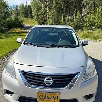2014 Nissan Versa SV Sedan 4D