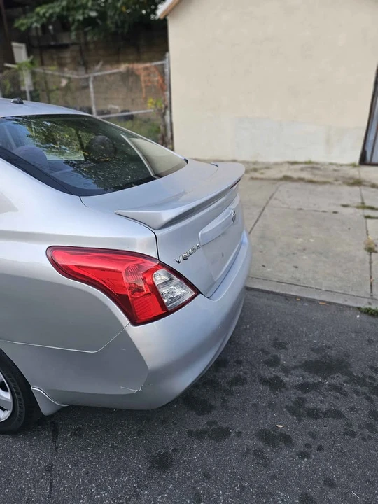 2014 Nissan Versa - Image 4 of 13