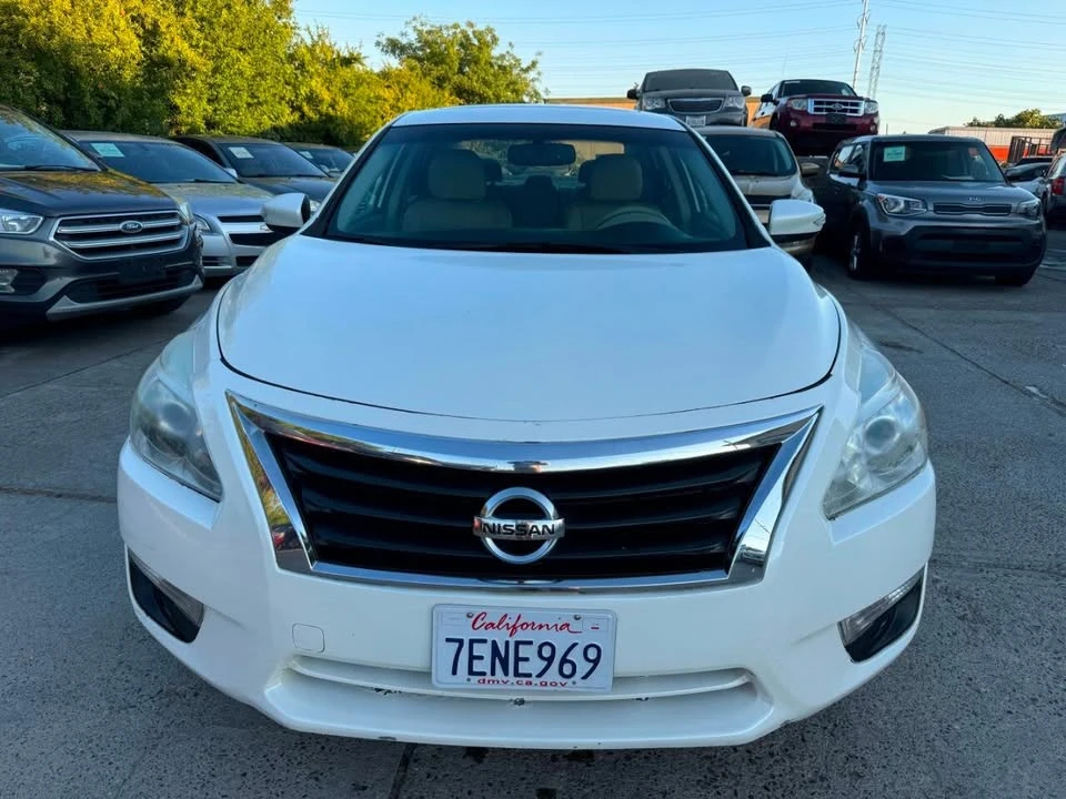 2014 Nissan Altima 5th Gen - Image 2 of 17