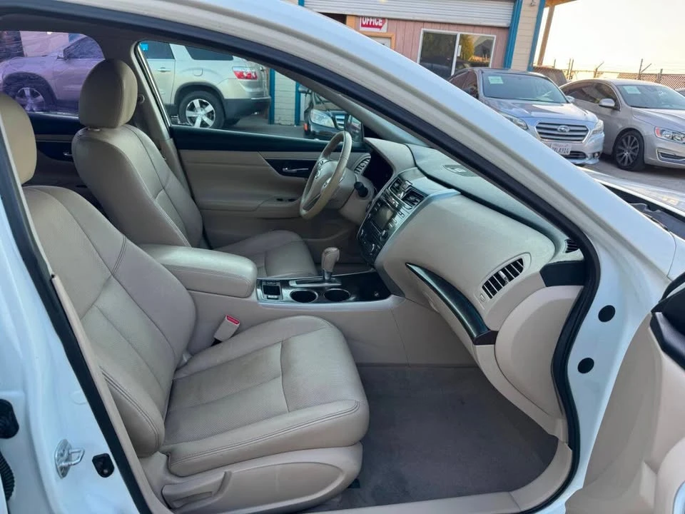 2014 Nissan Altima 5th Gen - Image 11 of 17