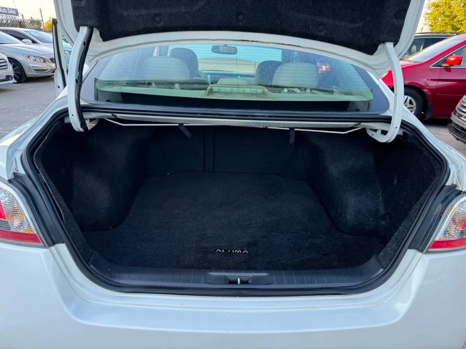 2014 Nissan Altima 5th Gen - Image 16 of 17