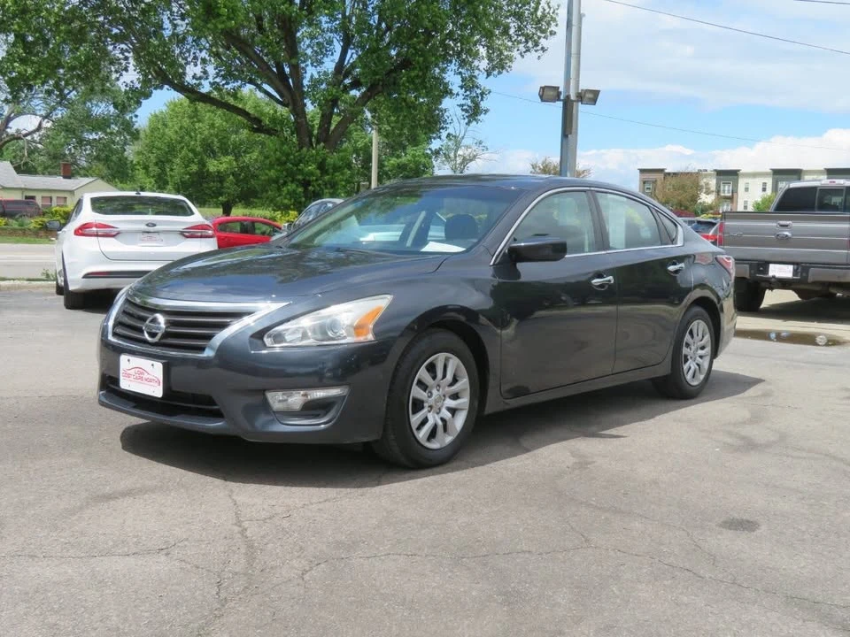 2014 Nissan Altima 5th Gen - Image 2 of 5