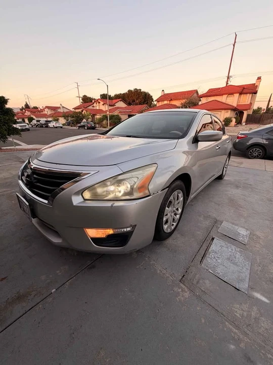 2014 Nissan Altima 5th Gen - Image 2 of 11
