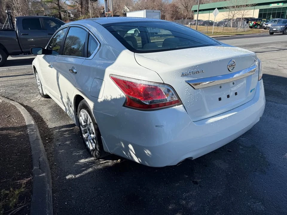 2014 Nissan Altima 5th Gen - Image 2 of 5