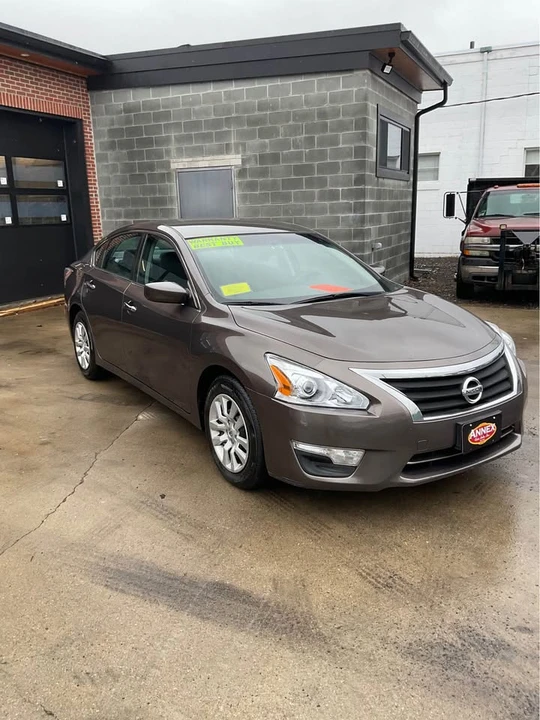 2014 Nissan Altima 5th Gen - Image 2 of 14