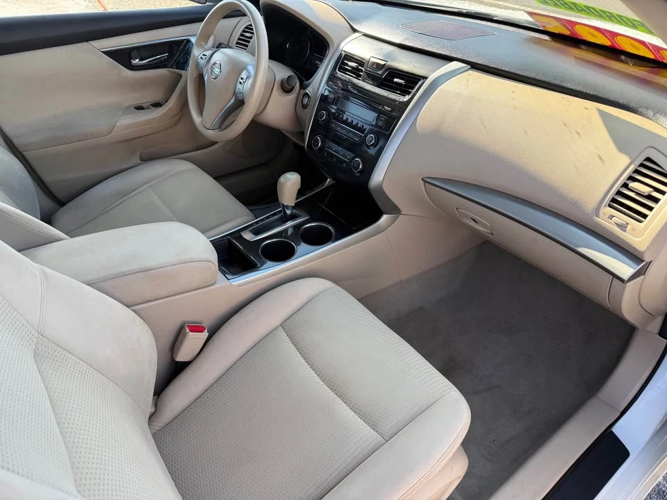 2014 Nissan Altima 5th Gen - Image 5 of 5