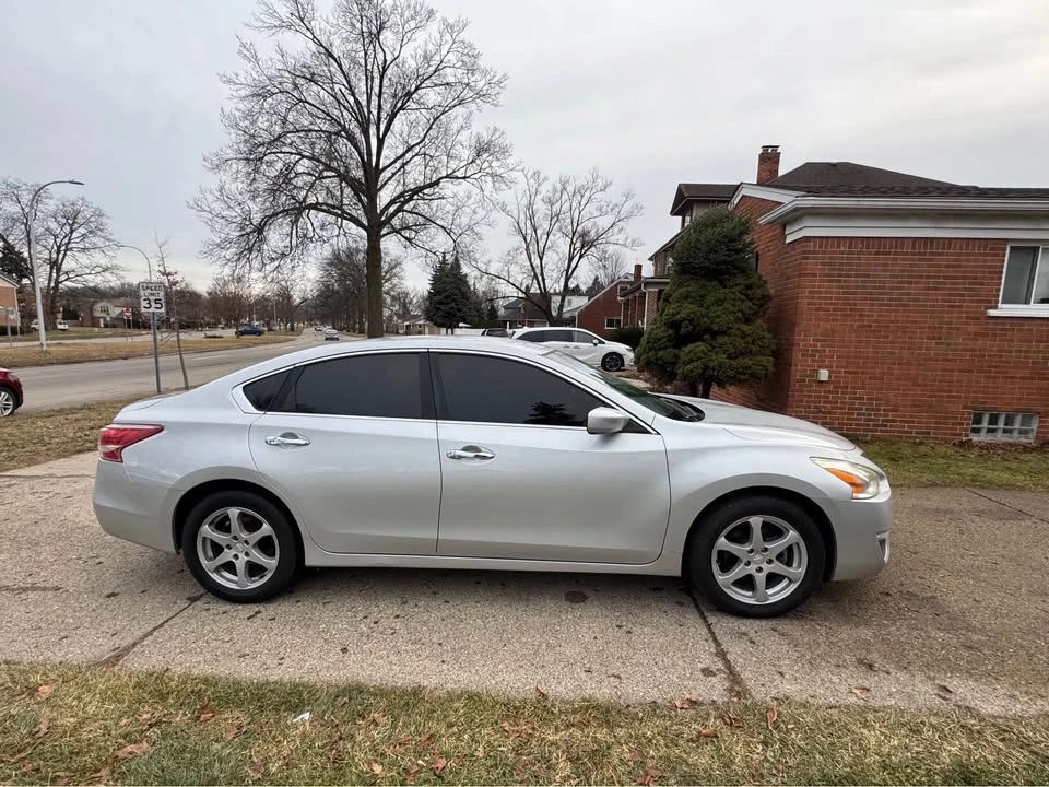 2014 Nissan Altima 5th Gen - Image 4 of 15
