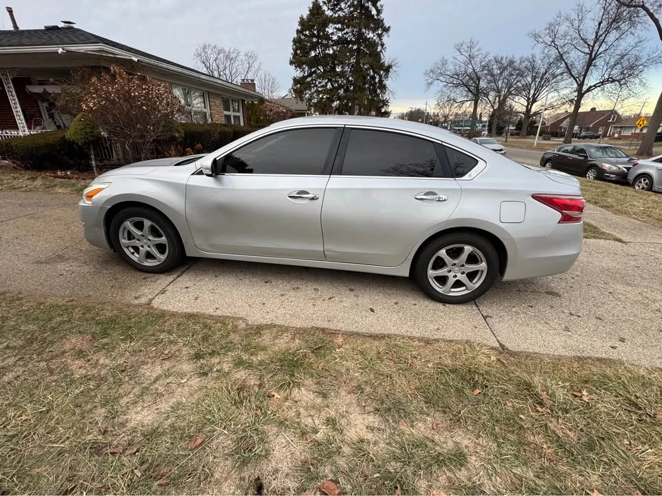2014 Nissan Altima 5th Gen - Image 8 of 15