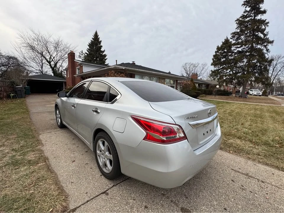 2014 Nissan Altima 5th Gen - Image 2 of 15