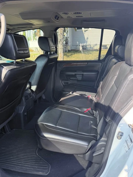 2014 Nissan Armada - Image 8 of 9